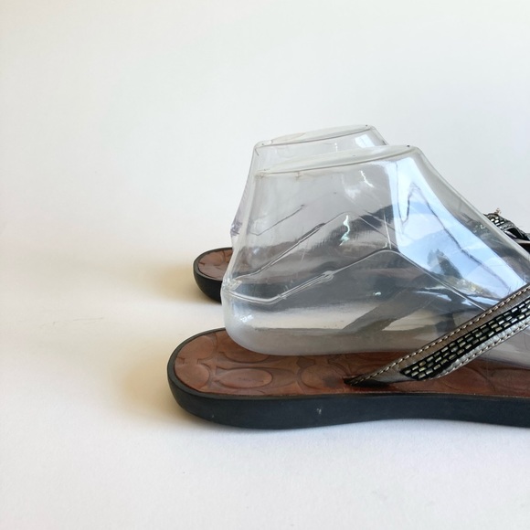 Coach Laurel Silver Tan Leather Rubber Outsole Flip Flops Sandals size 8 - Picture 3 of 16